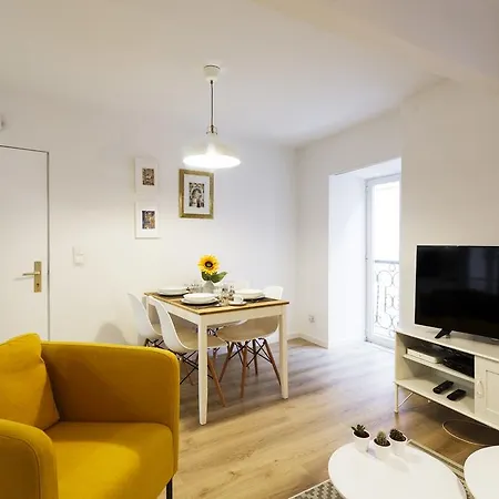 Whome | Alfama Premium Apartman *