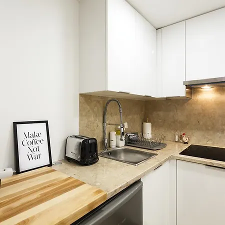 Whome | Alfama Premium Apartmán